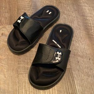 Under Armour Slides Women’s Size 7